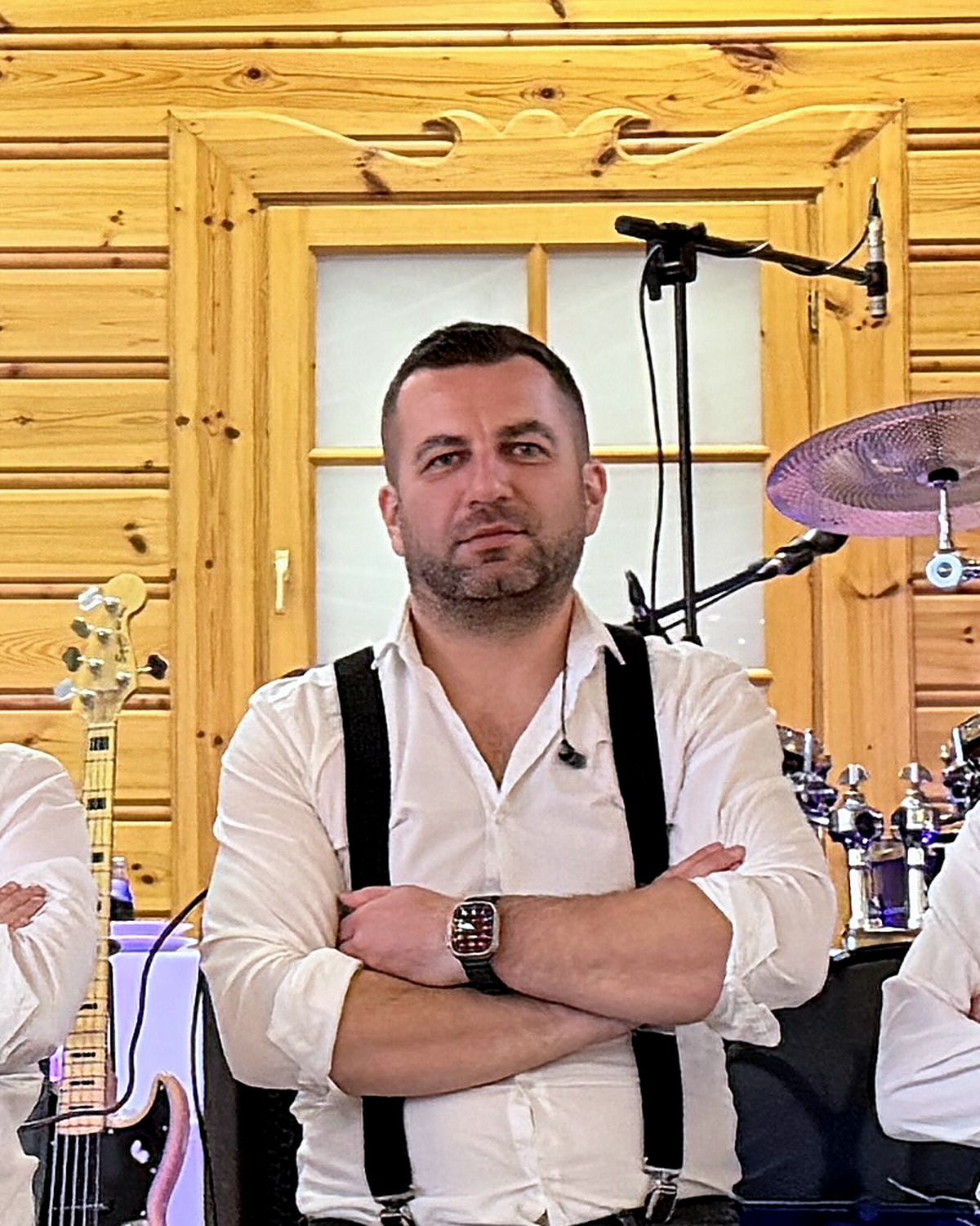 Krzysiek — klawisze, wokal
